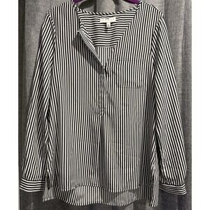 CHAUS New York Black/White Striped Blouse 1/4 Button Front Pleat Sz Small V-Nck